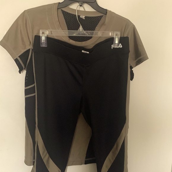 Women’s activewearcapris set - Picture 1 of 5